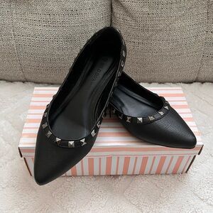 Wild Diva Pointed toe studded ballet flats.